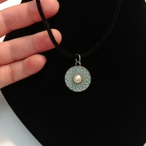 Pearl pendant necklace